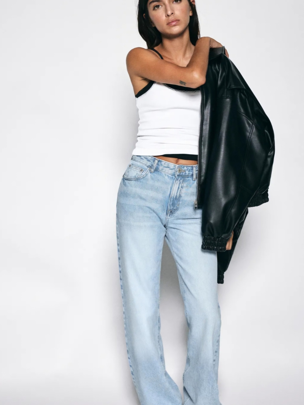 O Pull&Bear Light Blue Straight/Wide-Leg Jeans Size 4